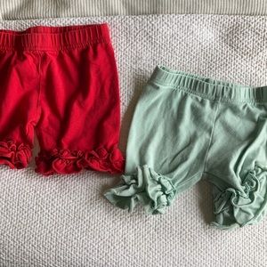 Ruffle shorties